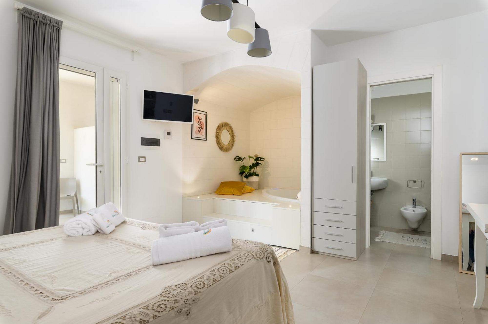 Mandorlocarrubo'S Suite Ostuni Esterno foto