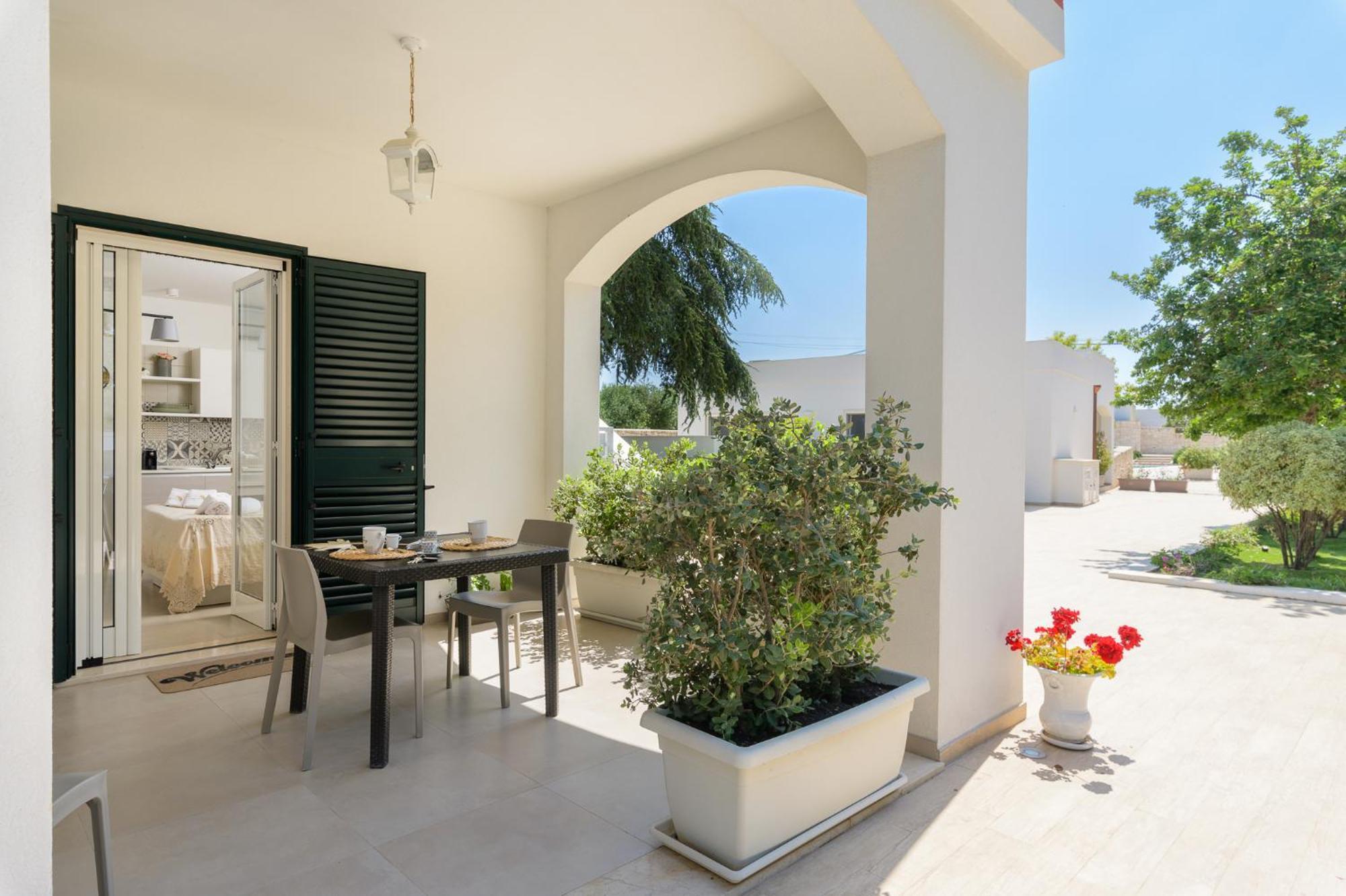 Mandorlocarrubo'S Suite Ostuni Esterno foto