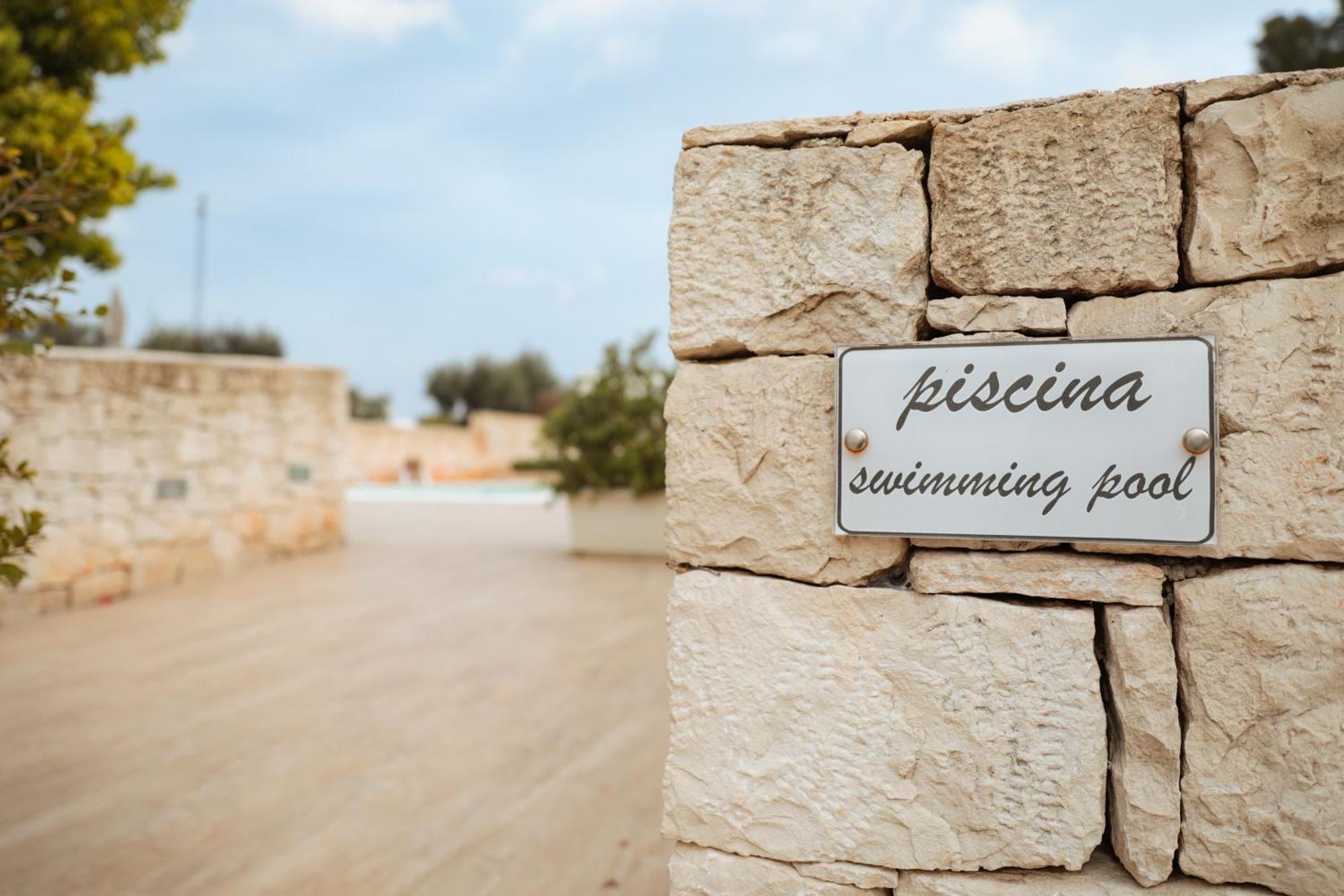 Mandorlocarrubo'S Suite Ostuni Esterno foto
