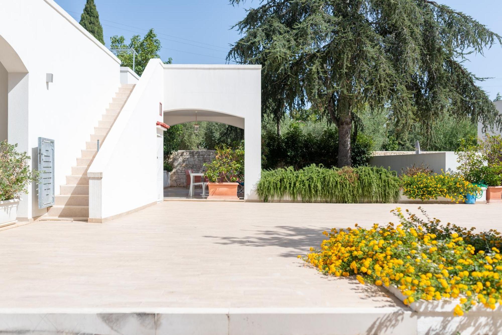 Mandorlocarrubo'S Suite Ostuni Esterno foto
