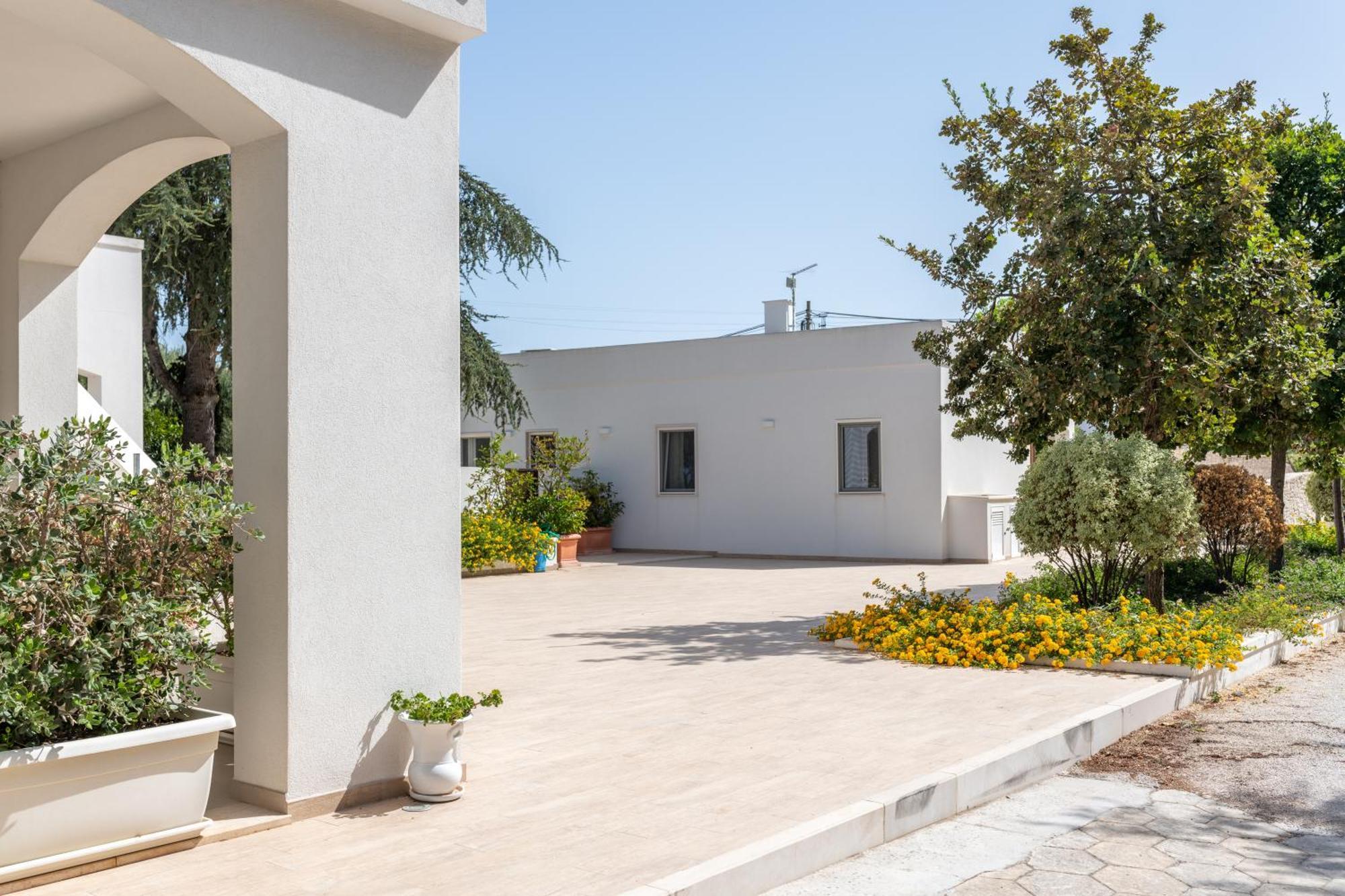 Mandorlocarrubo'S Suite Ostuni Esterno foto
